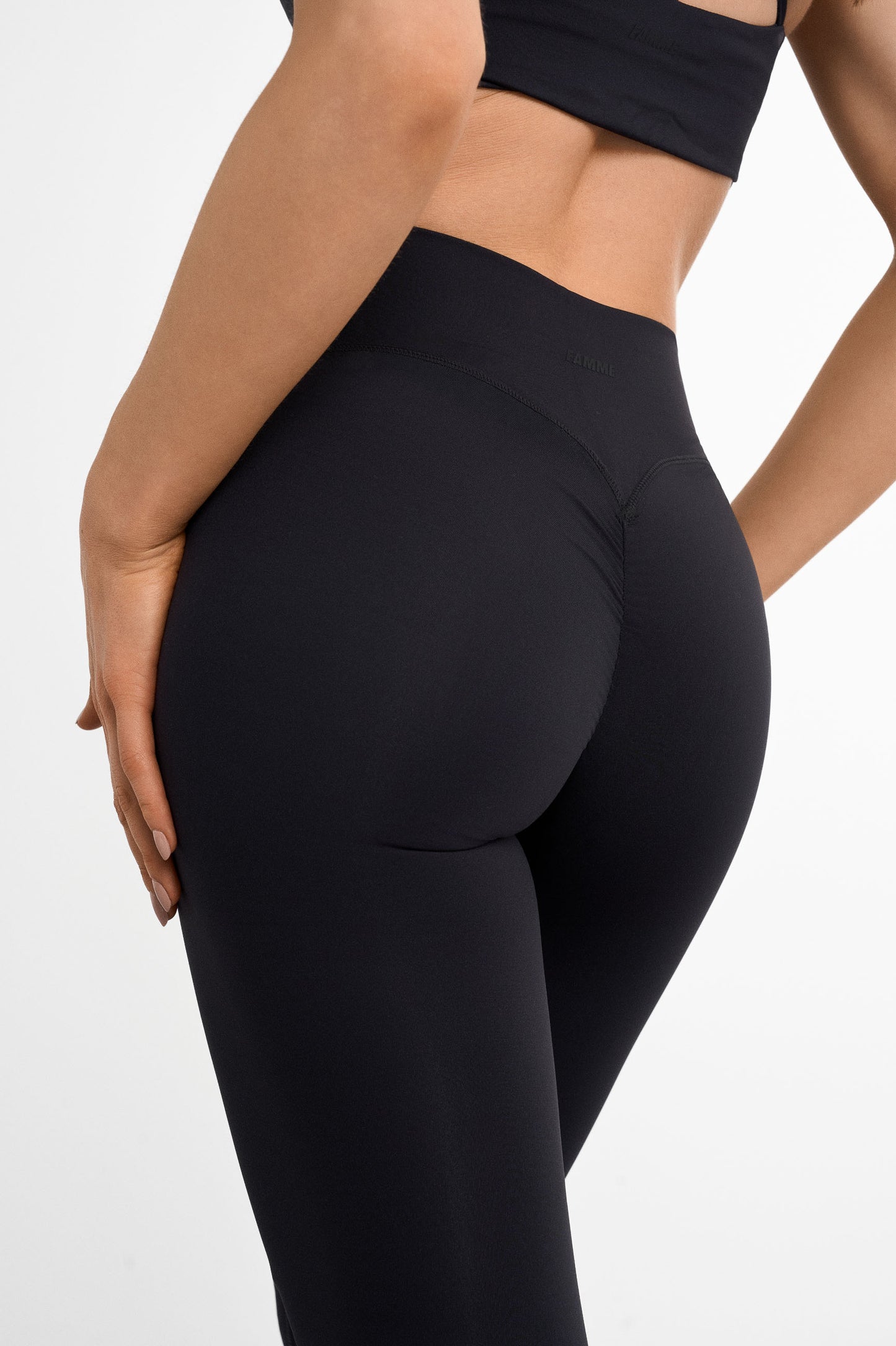 Signature Scrunch Leggings