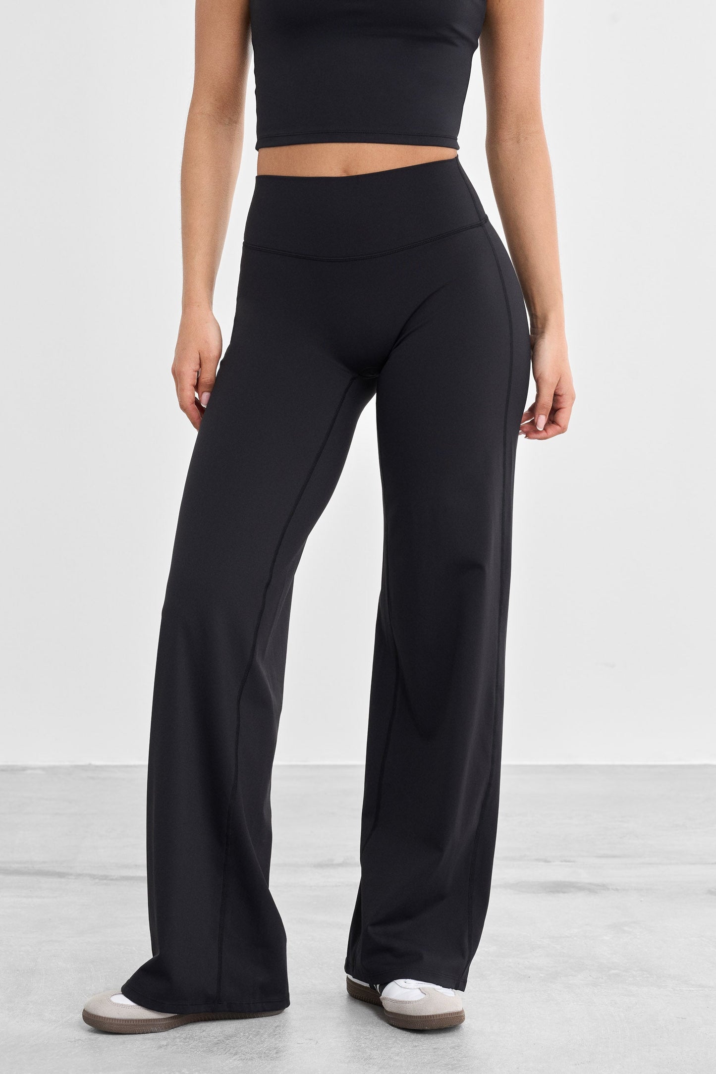 Signature Straight Leg Broek