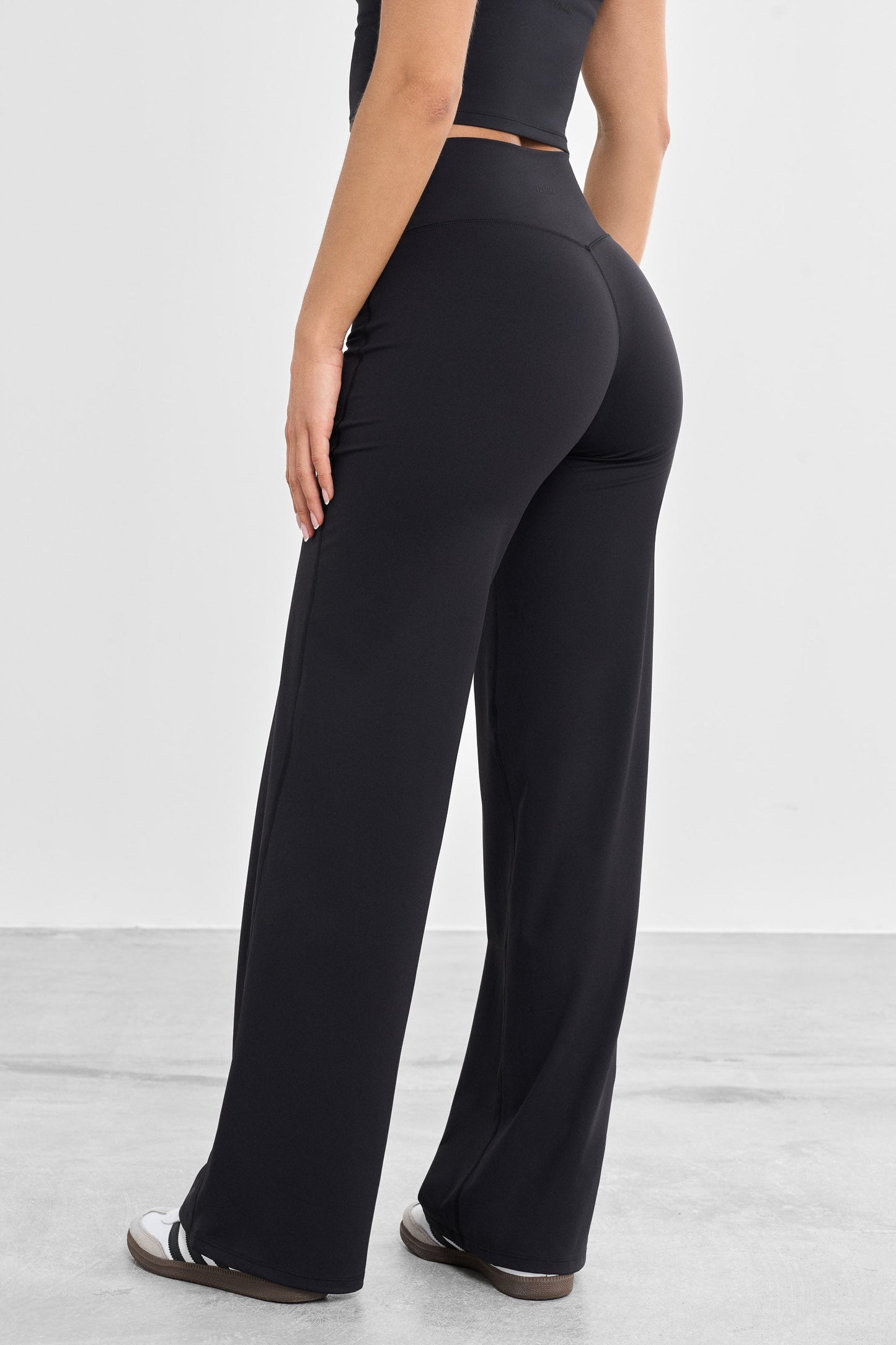 Signature Straight Leg Broek