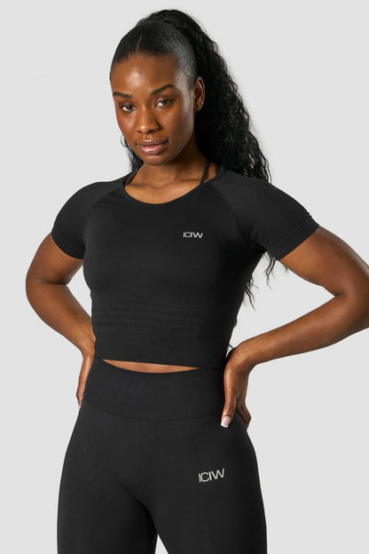 define seamless cropped t-shirt black wmn