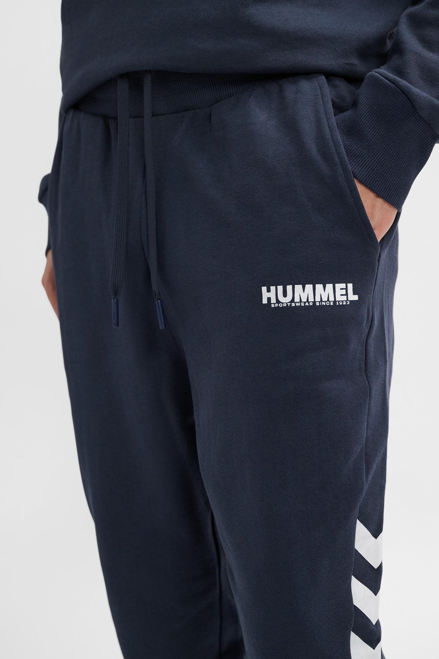 HUMMEL - Hmllegacy Tapered Pants - Blue Nights