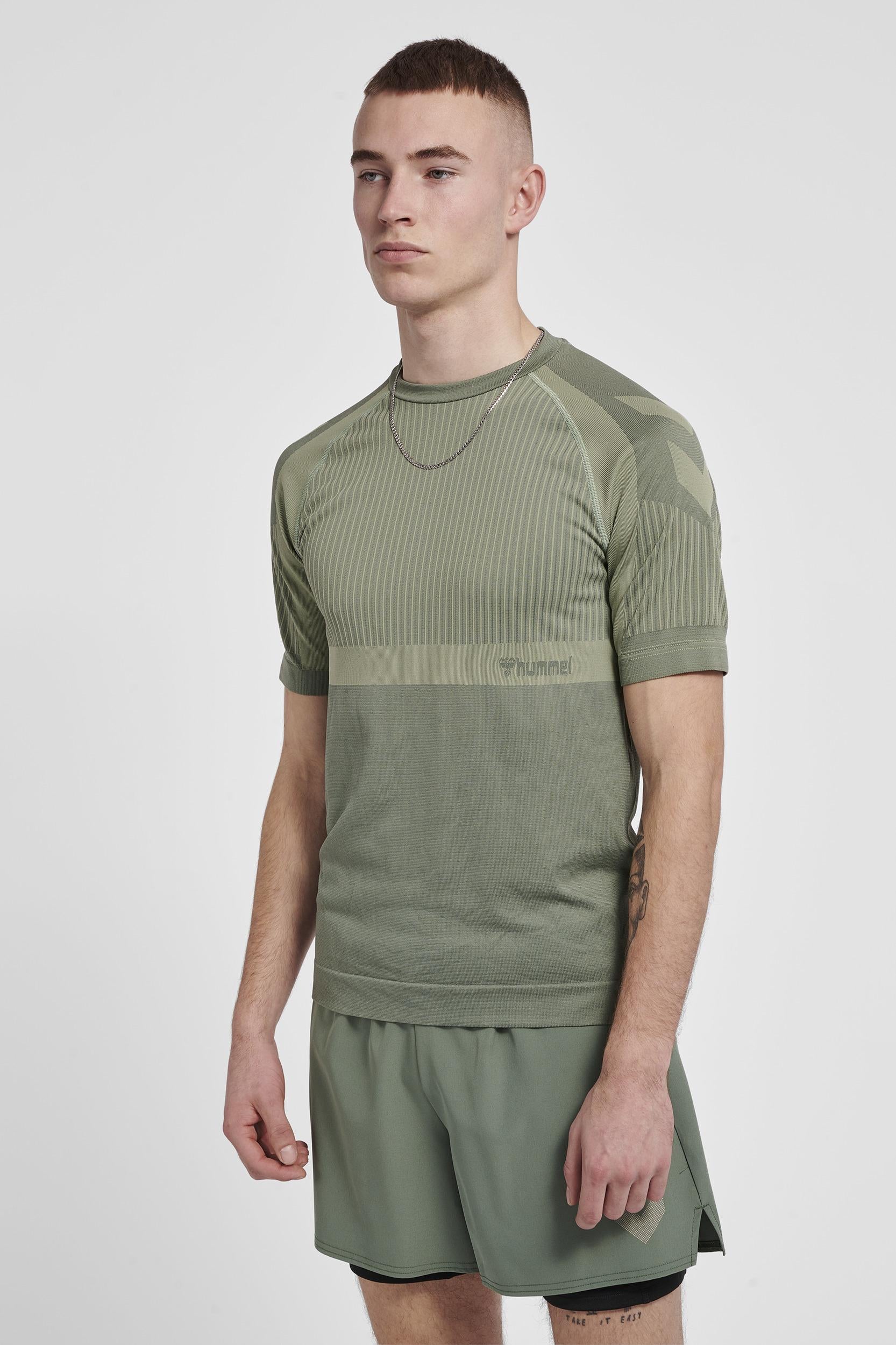 HUMMEL - Hmlmt Unit Seamless T-shirt - Laurel Wreath/lily Pad