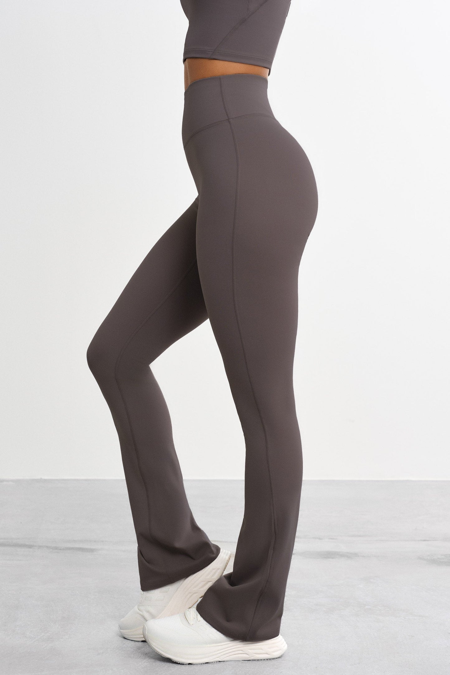 Zachte uitlopende broek