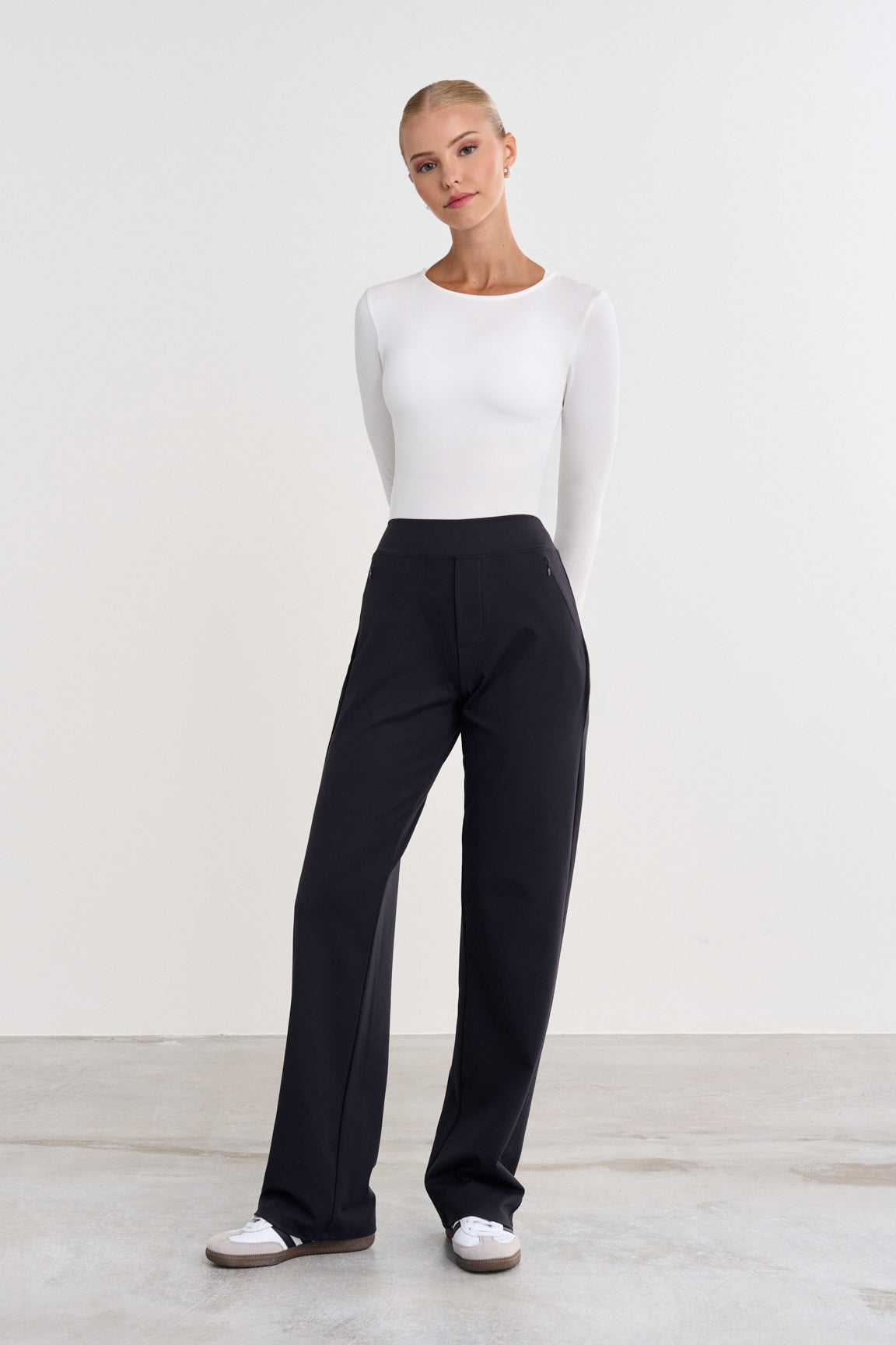 Tailored Relaxed Pants - for dame - Famme - Pants