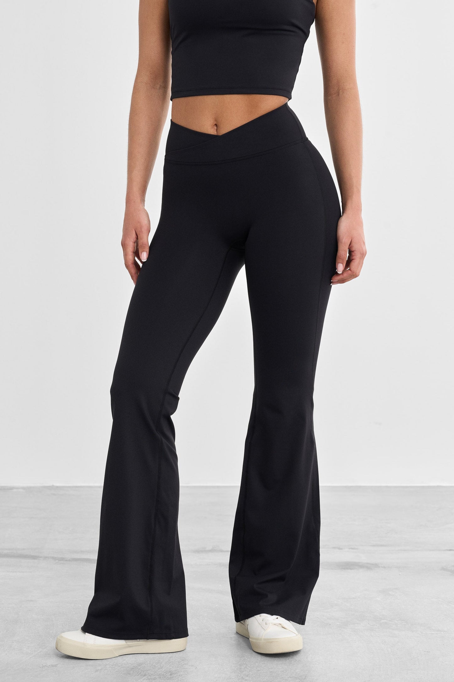 Signature Wrap Flared Legging